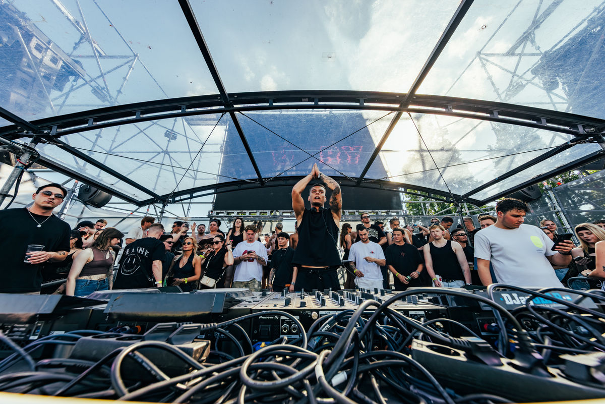 Loading... just a sec